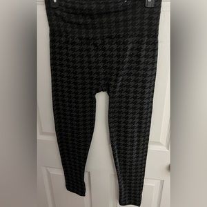 New Directions Black and Gray leggings New without tags. Size 2x/3x Never worn.